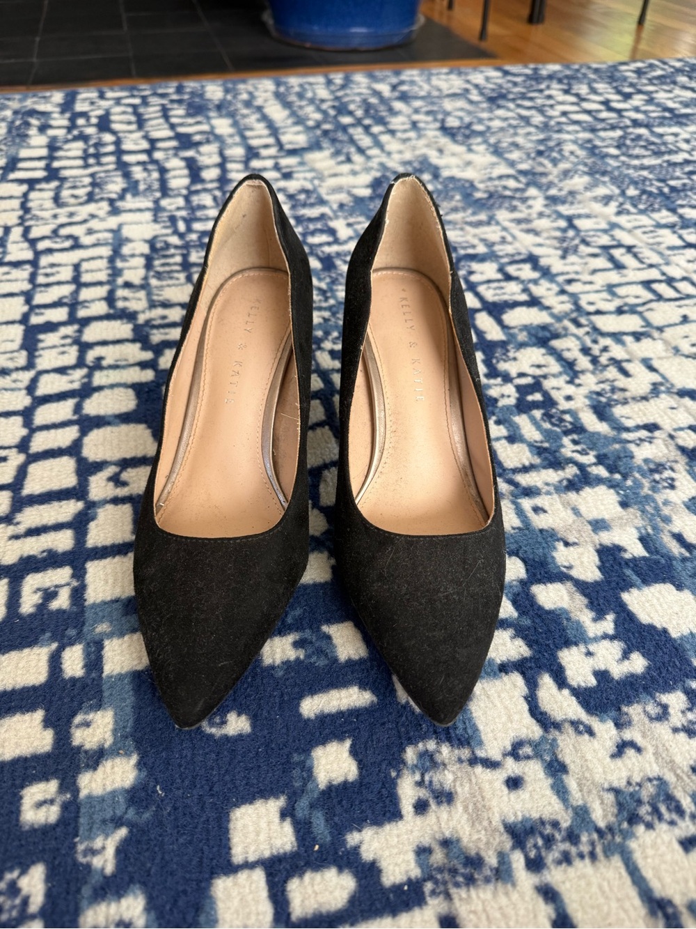 Kelly & Katie Black Pointed-Toe Suede Pumps